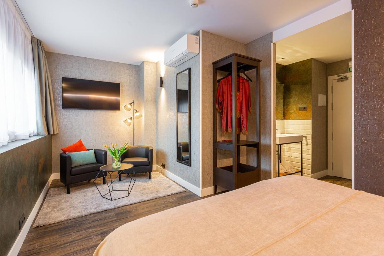 Fly Rooms Madrid Airport Εξωτερικό φωτογραφία